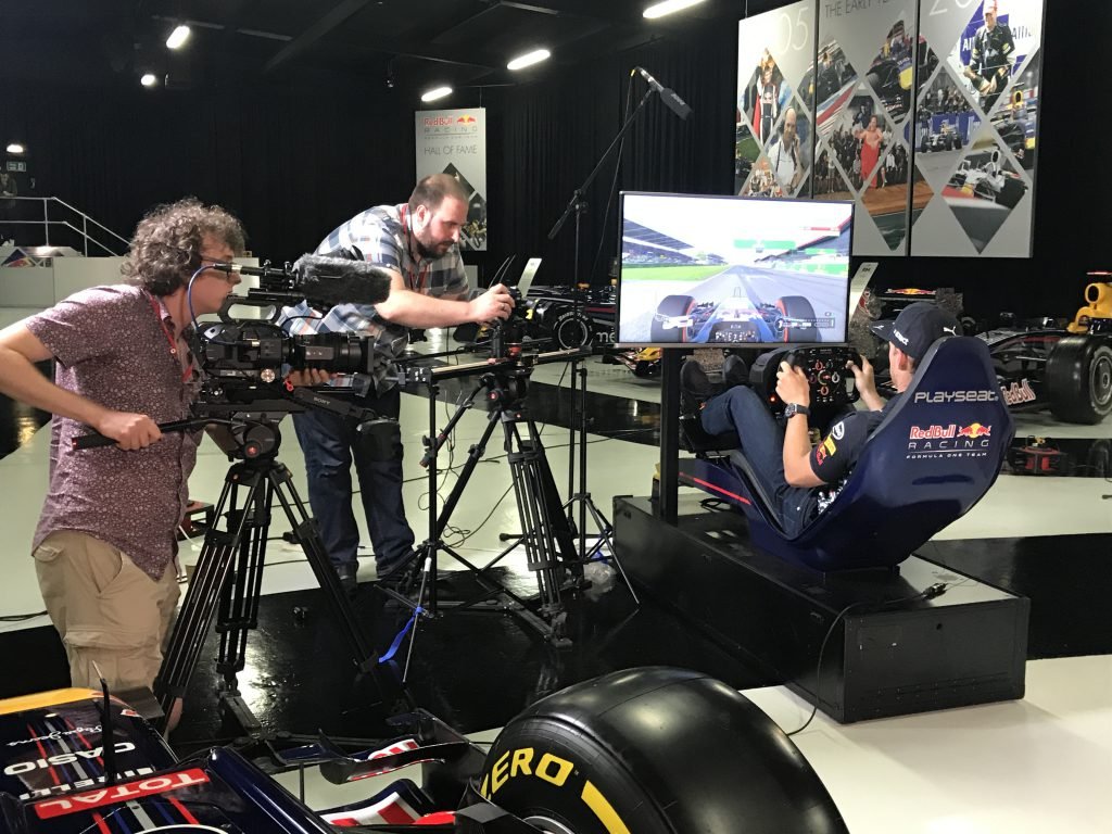 More information about "F1 2017 Codemasters: Verstappen ci presenta Silverstone in video"