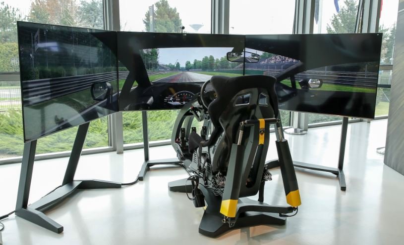 More information about "Arriva il simulatore dinamico al museo Lamborghini"