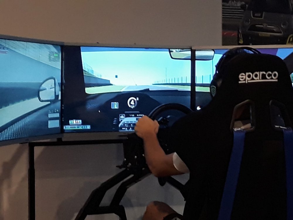 simracing1.jpg