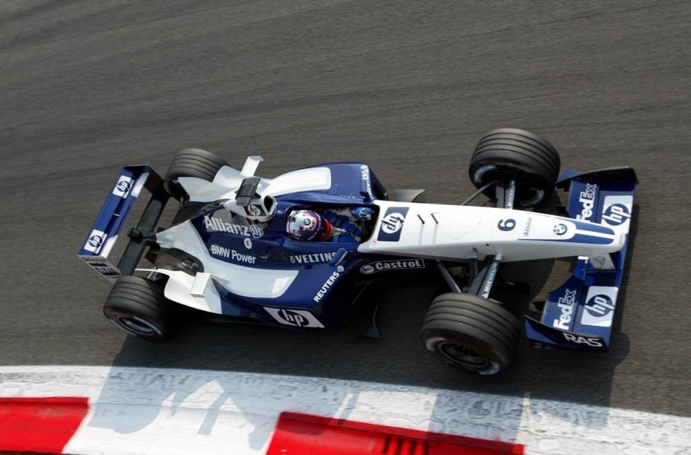 montoya-2004.thumb.jpg.a6f8f944f230ee402875a2b2afa11168.jpg