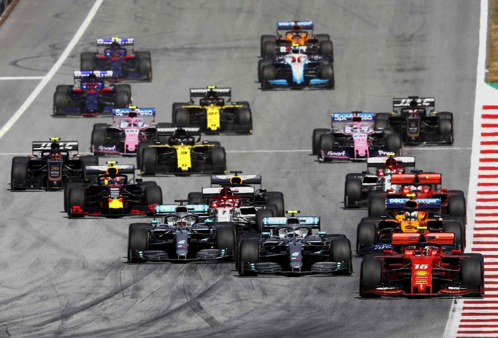 2019-Austrian-GP-F1-2019-race-start-Photo-Daimler-e1561993025290.thumb.jpg.9e5d040704520986bb9c6514d415517d.jpg