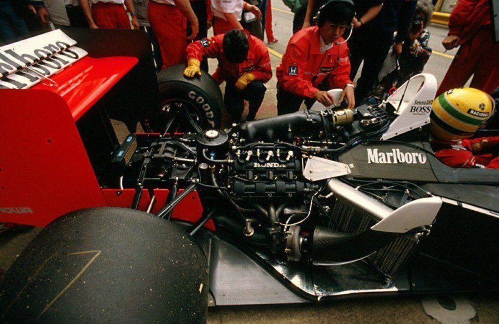 motore.thumb.jpg.7368e59d32eaa16251d2af3ed4b0545d.jpg