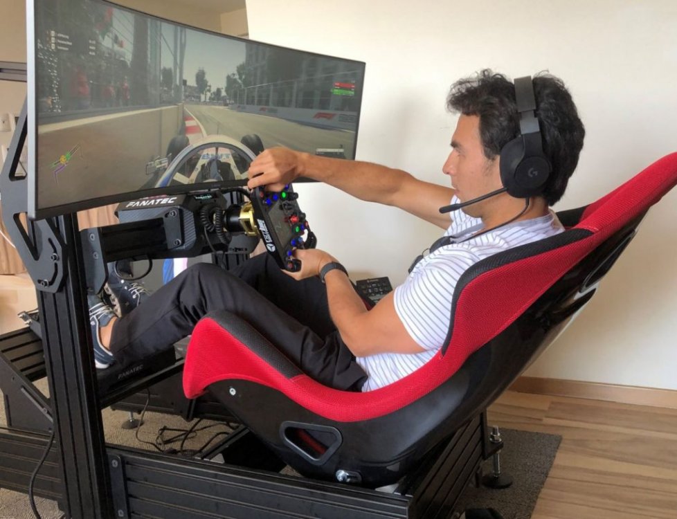 Sergio-Perez-pilota-F1-Racing-Point-con-Cube-Controls-1024x786.thumb.jpg.f3e4982f64d2d378d986d840e38341b8.jpg