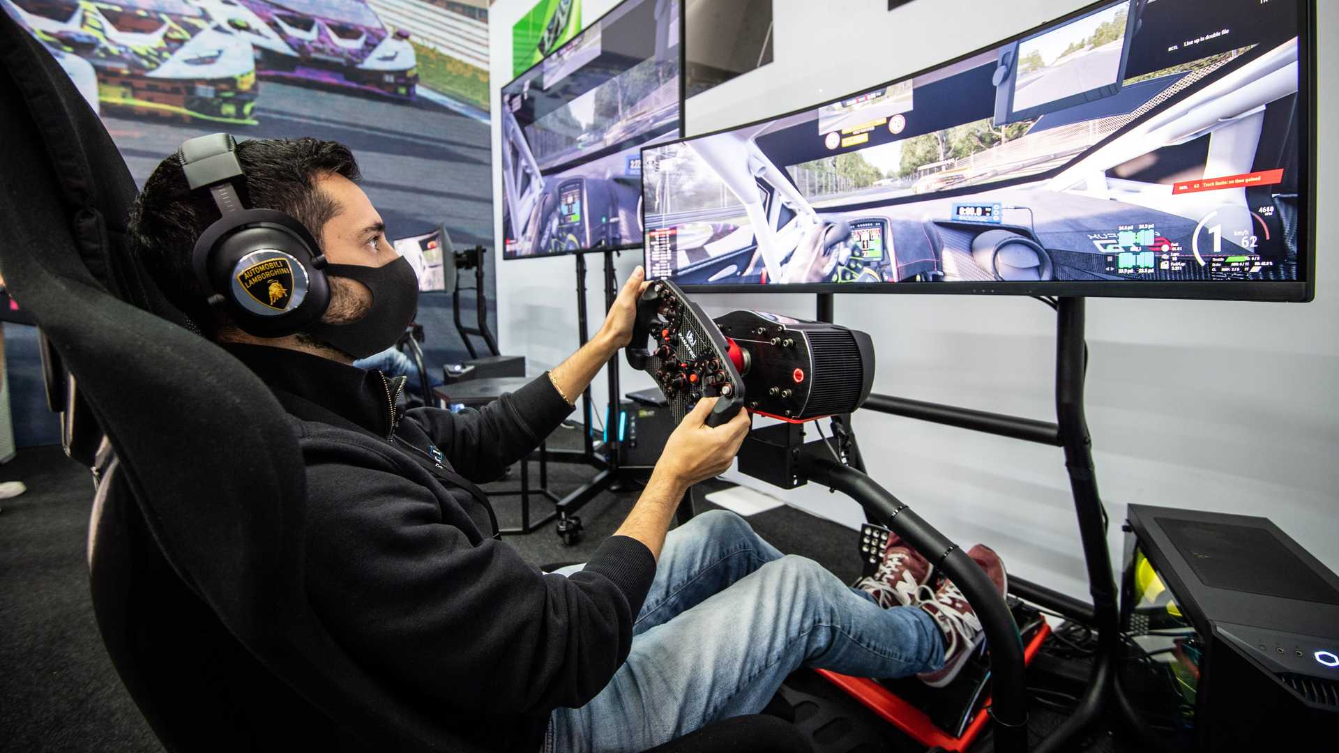 More information about "Speciale in pista: dal virtuale al reale, un giorno da piloti Lamborghini"