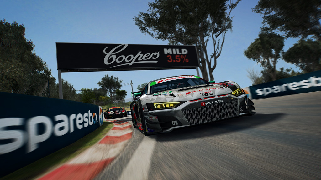 More information about "RaceRoom: in arrivo anche l'Audi R8 LMS GT3 Evo col prossimo update"