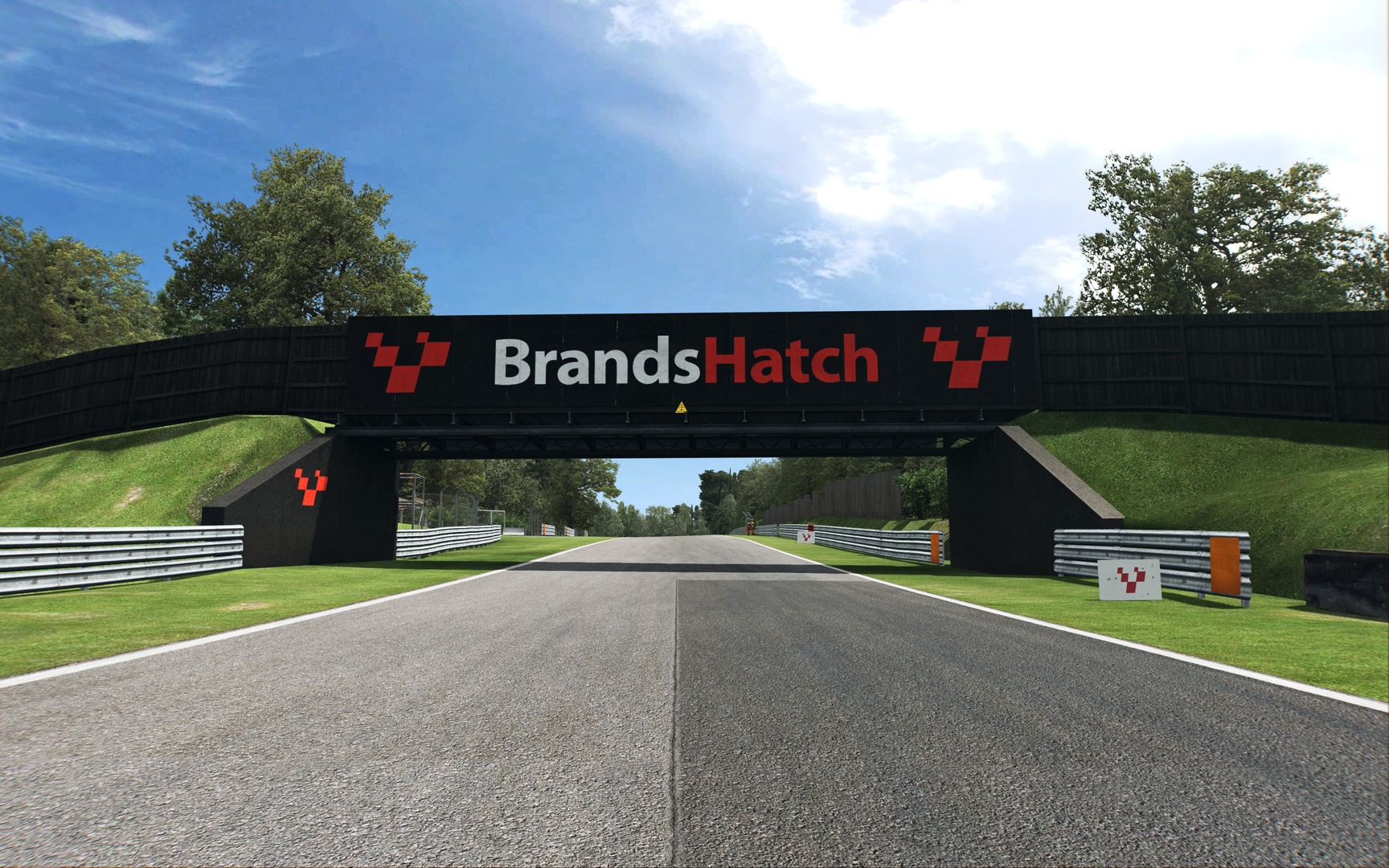 More information about "RaceRoom: disponibile il nuovo circuito di Brands Hatch"