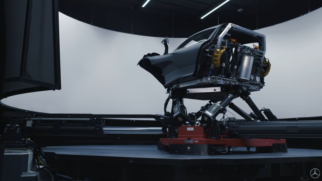 La Mercedes-AMG Project One al simulatore di guida professionale ...