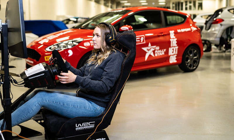 thrustmaster-2.jpg