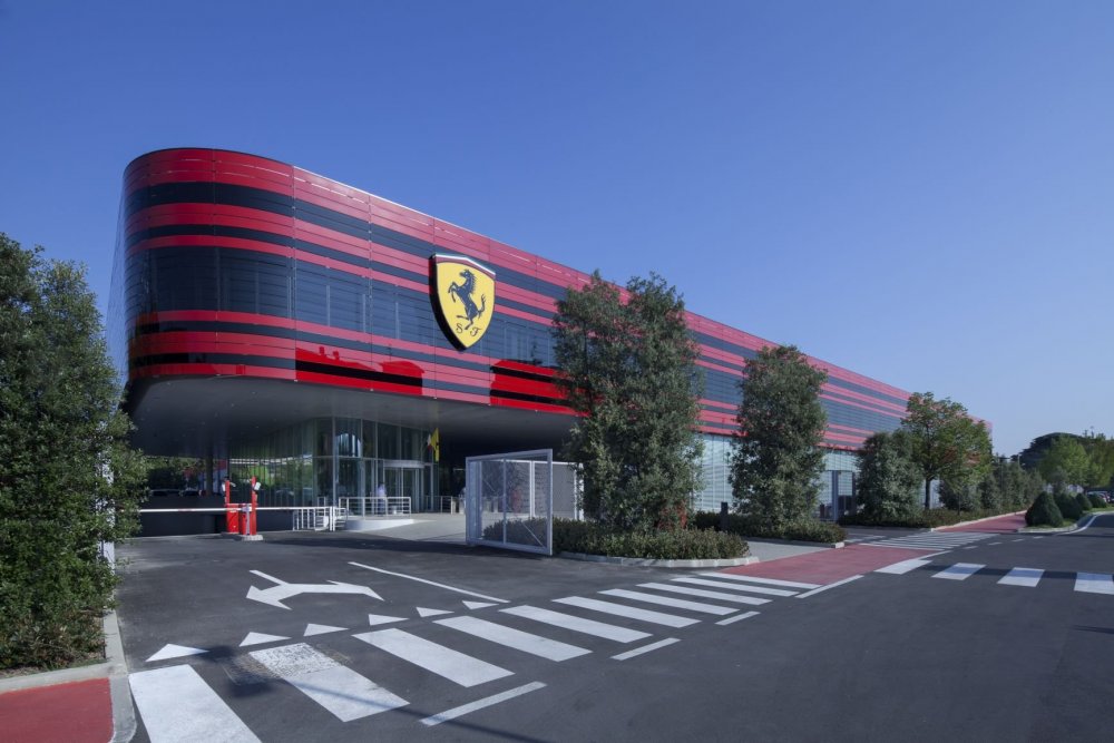 20132-scuderia-ferrari-new-f1-simulator.jpg