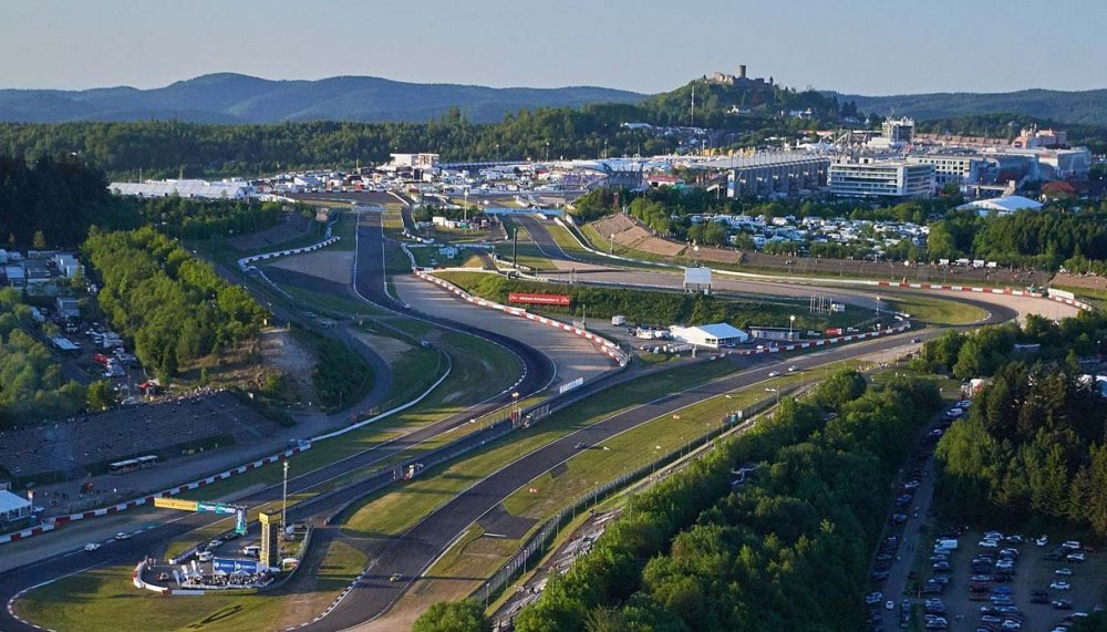 nurburgring-la-leggenda-i-record-e-i-test-in-pista1.jpg