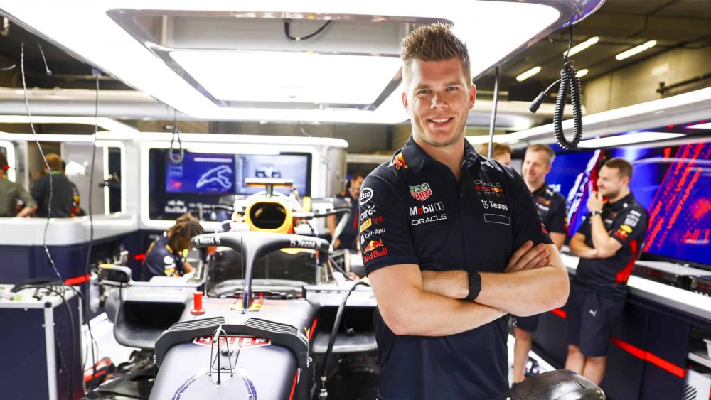 Former-Worlds-Fastest-Gamer-van-Buren-lands-Red-Bull-F1-development-role.jpg