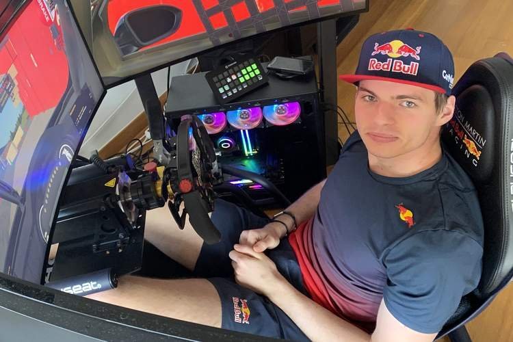 max-verstappen-sim.jpg