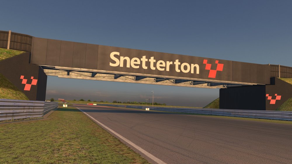 iracing_snetterton_141.jpg