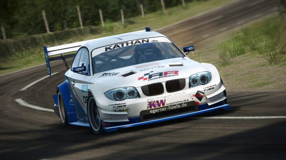 raceroom.jpg